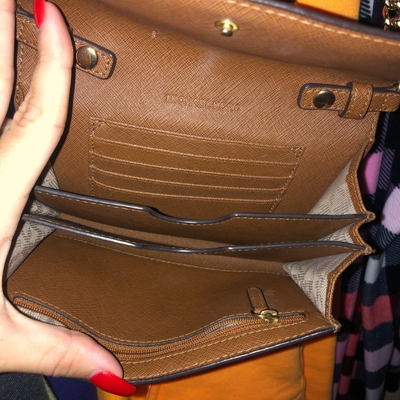 Michael Kors purse - Picture 4 of 4